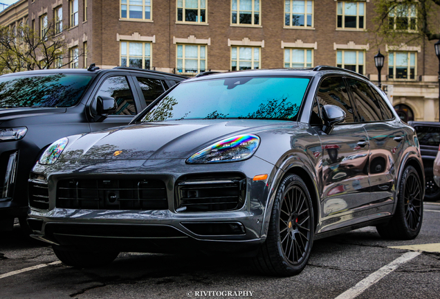 Porsche 9YA Cayenne GTS