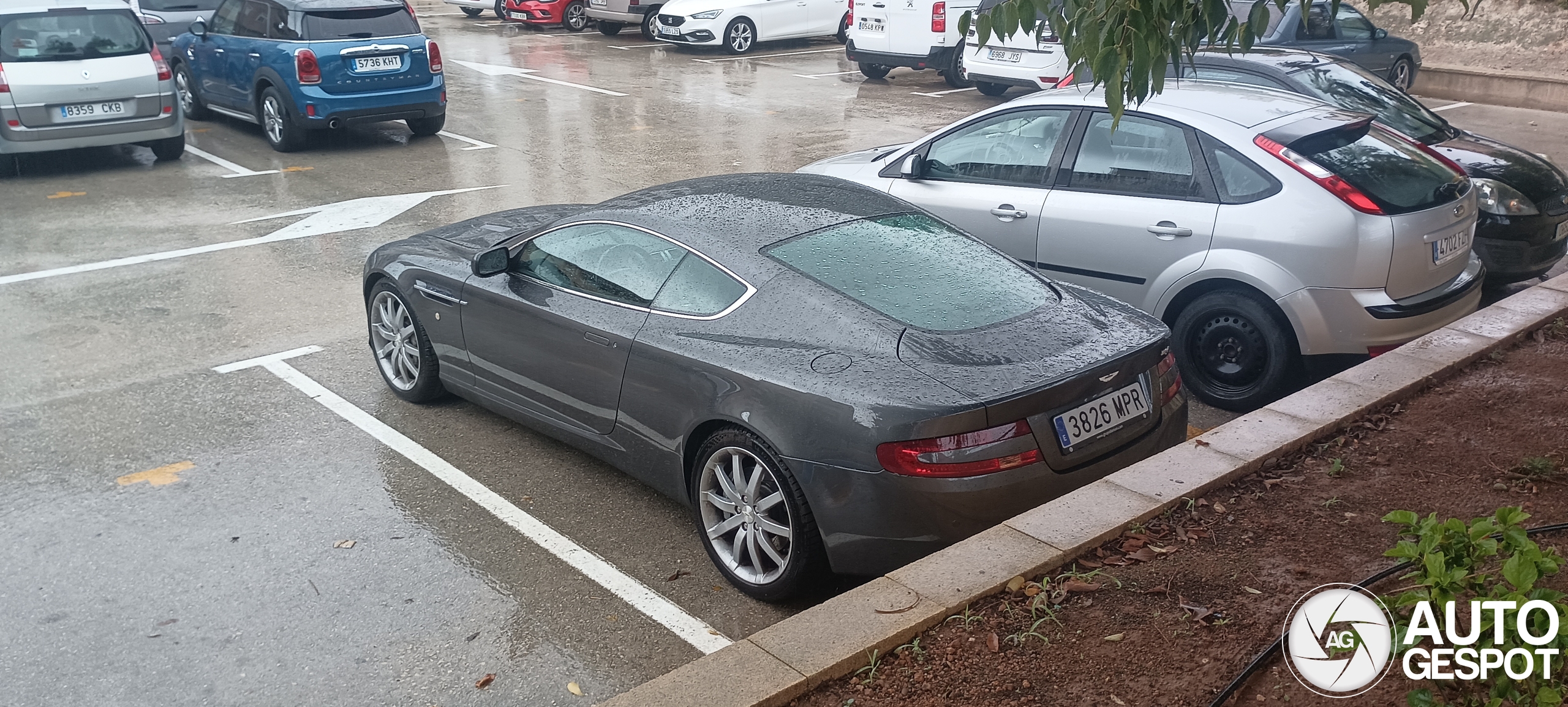 Aston Martin DB9