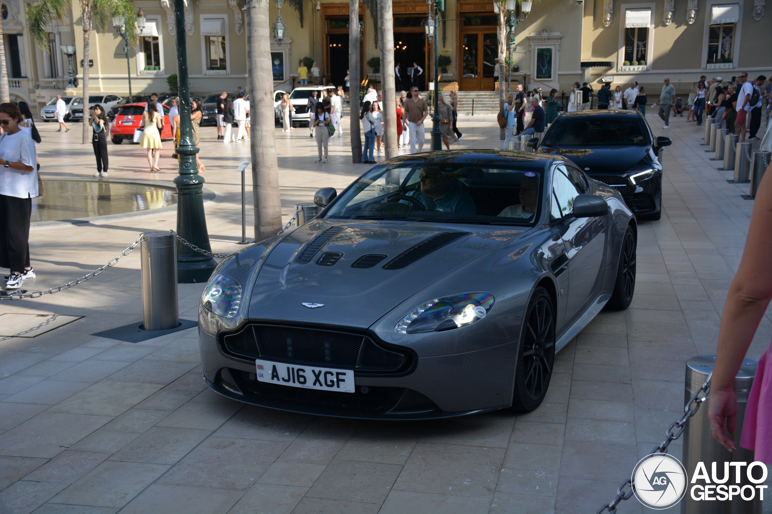 Aston Martin V12 Vantage S