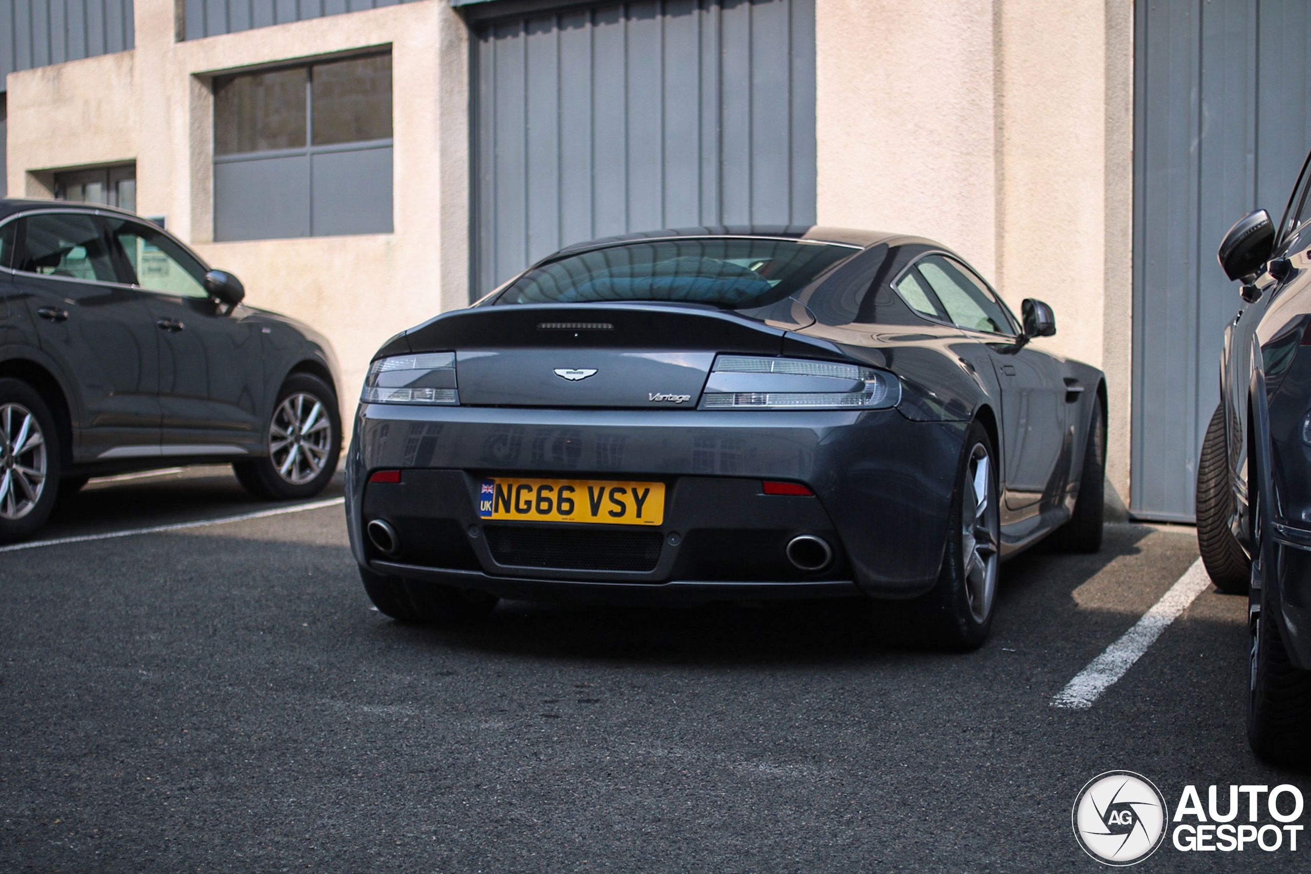 Aston Martin V8 Vantage