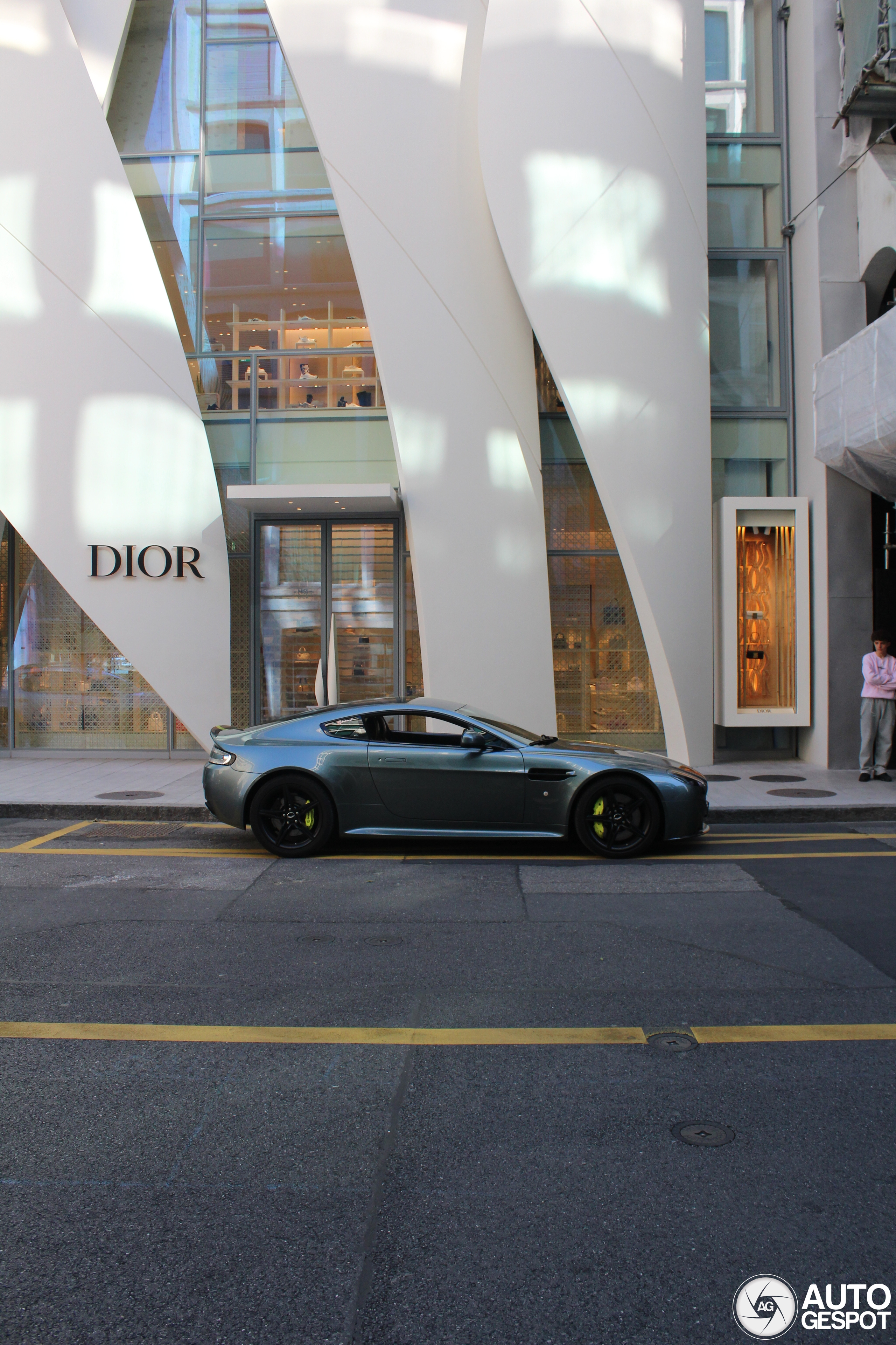 Aston Martin V8 Vantage AMR