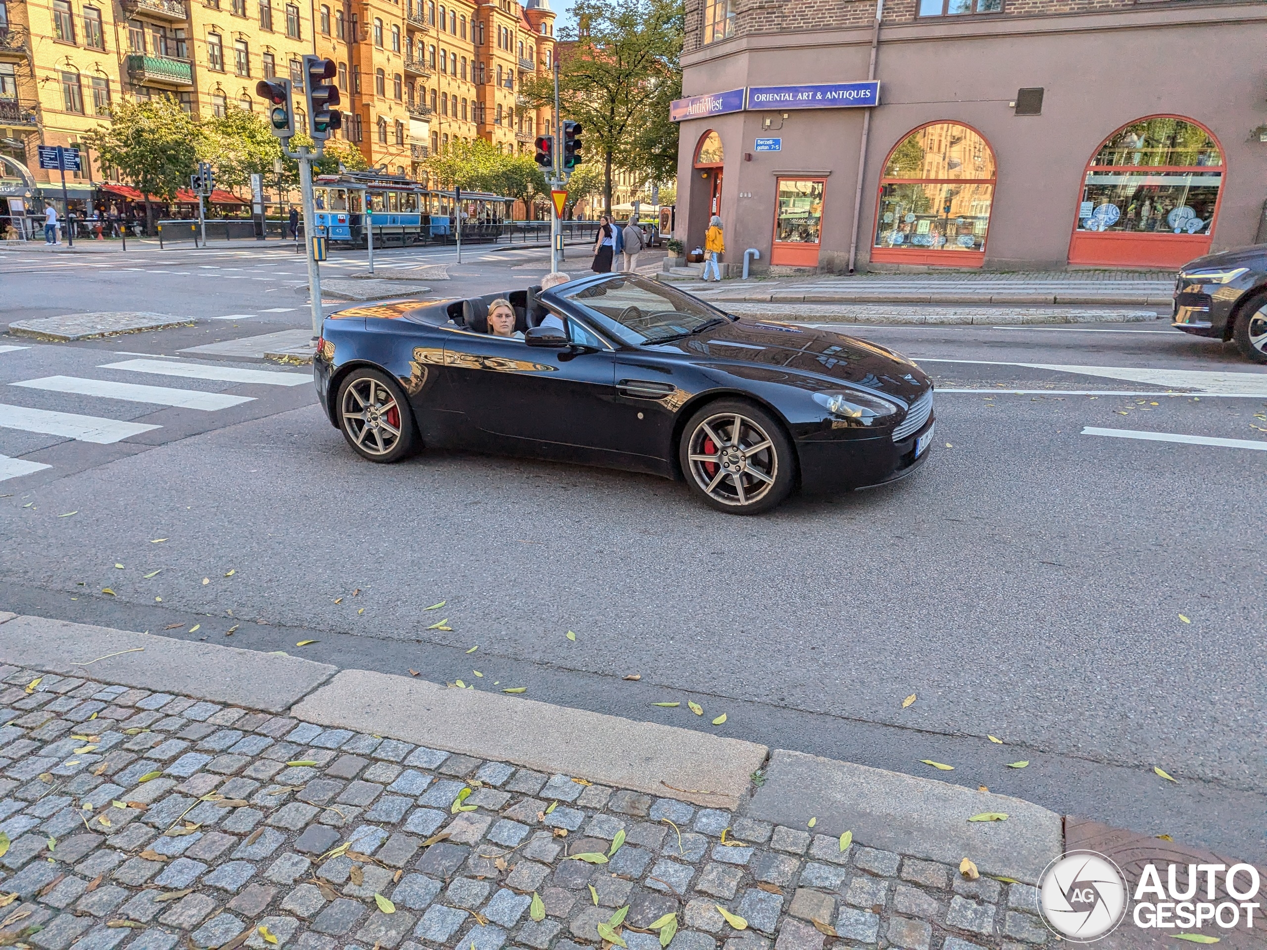 Aston Martin V8 Vantage Roadster