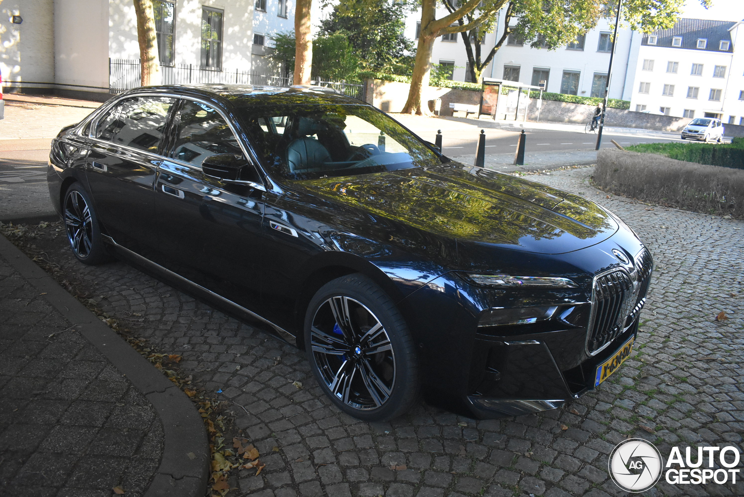 BMW M760e xDrive