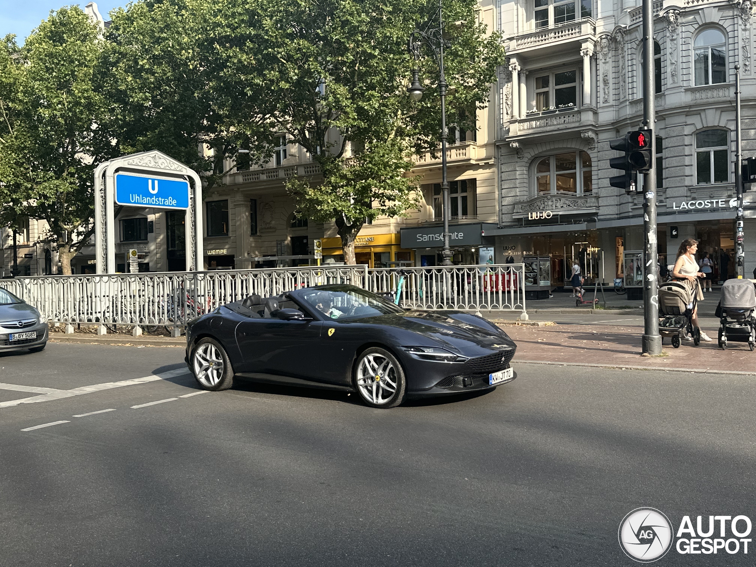 Ferrari Roma Spider