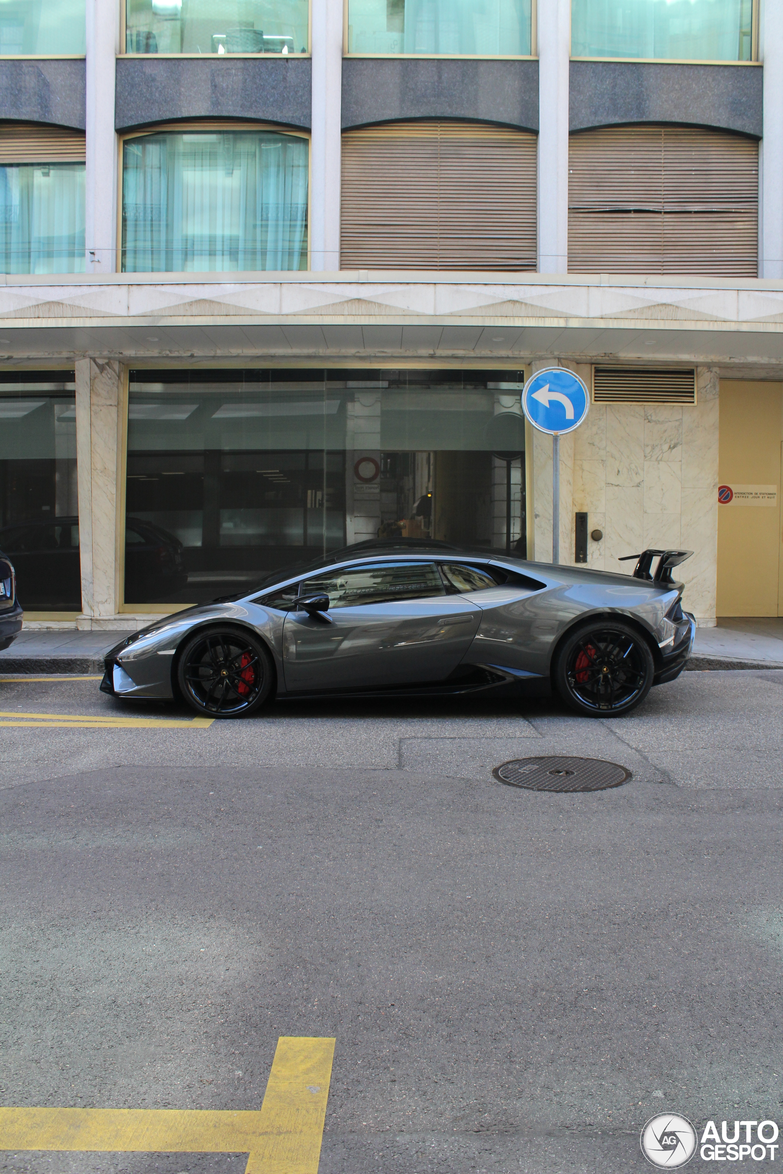 Lamborghini Huracán LP640-4 Performante