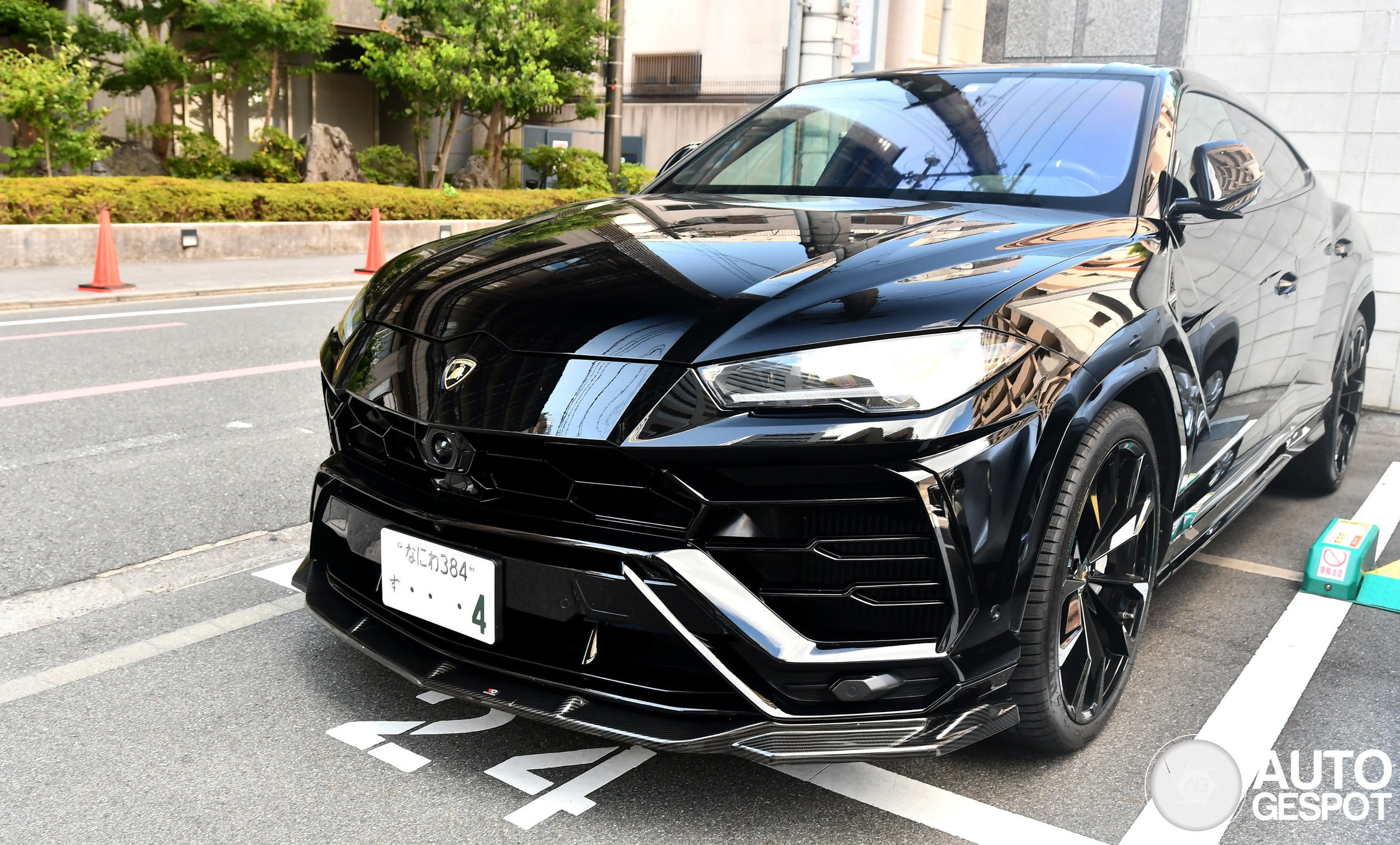 Lamborghini Urus Nero Design