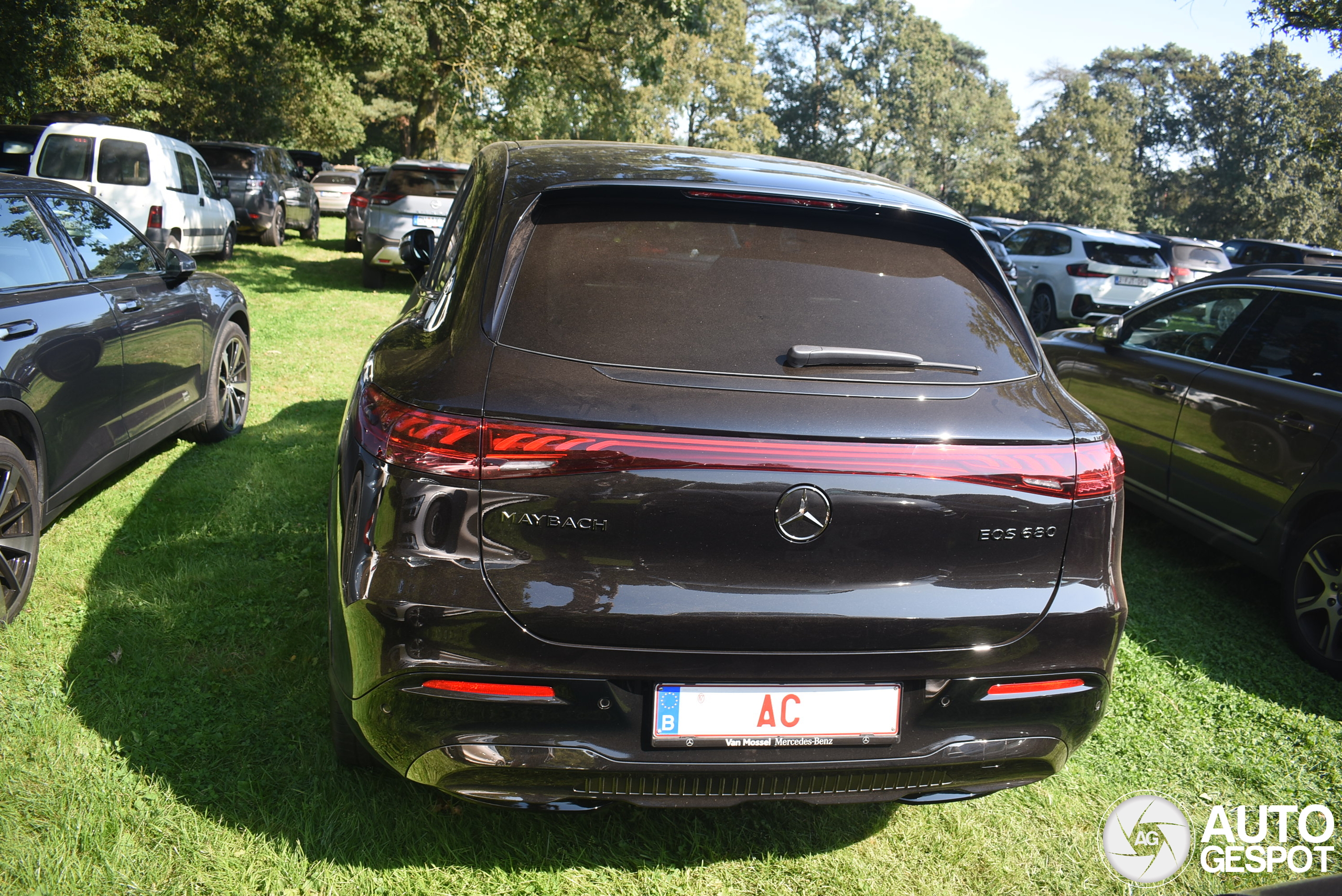 Nobody wants a Mercedes-Maybach EQS 680 SUV