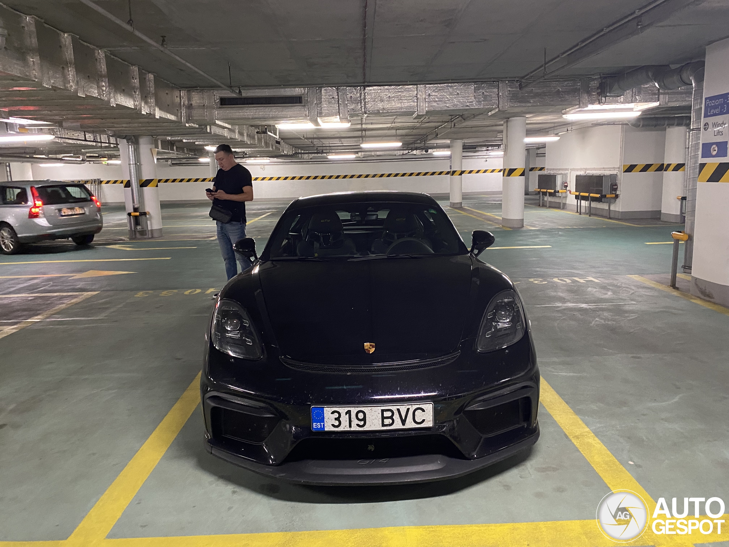 Porsche 718 Cayman GT4