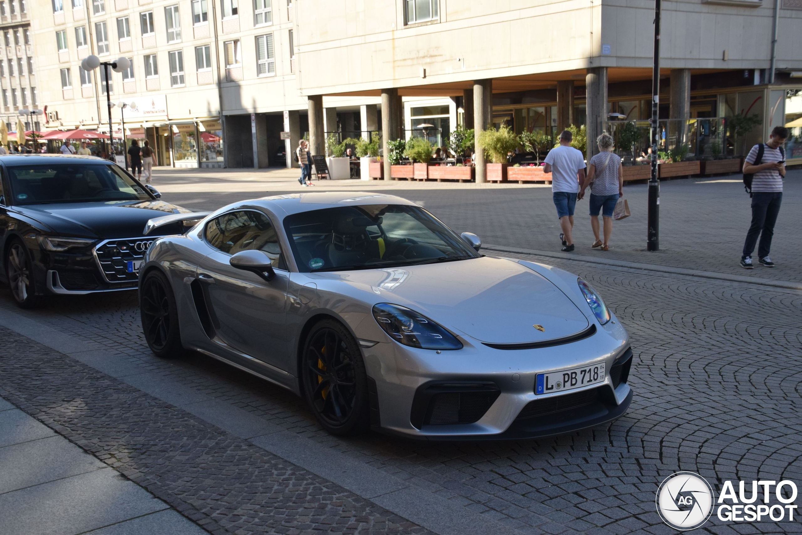 Porsche 718 Cayman GT4