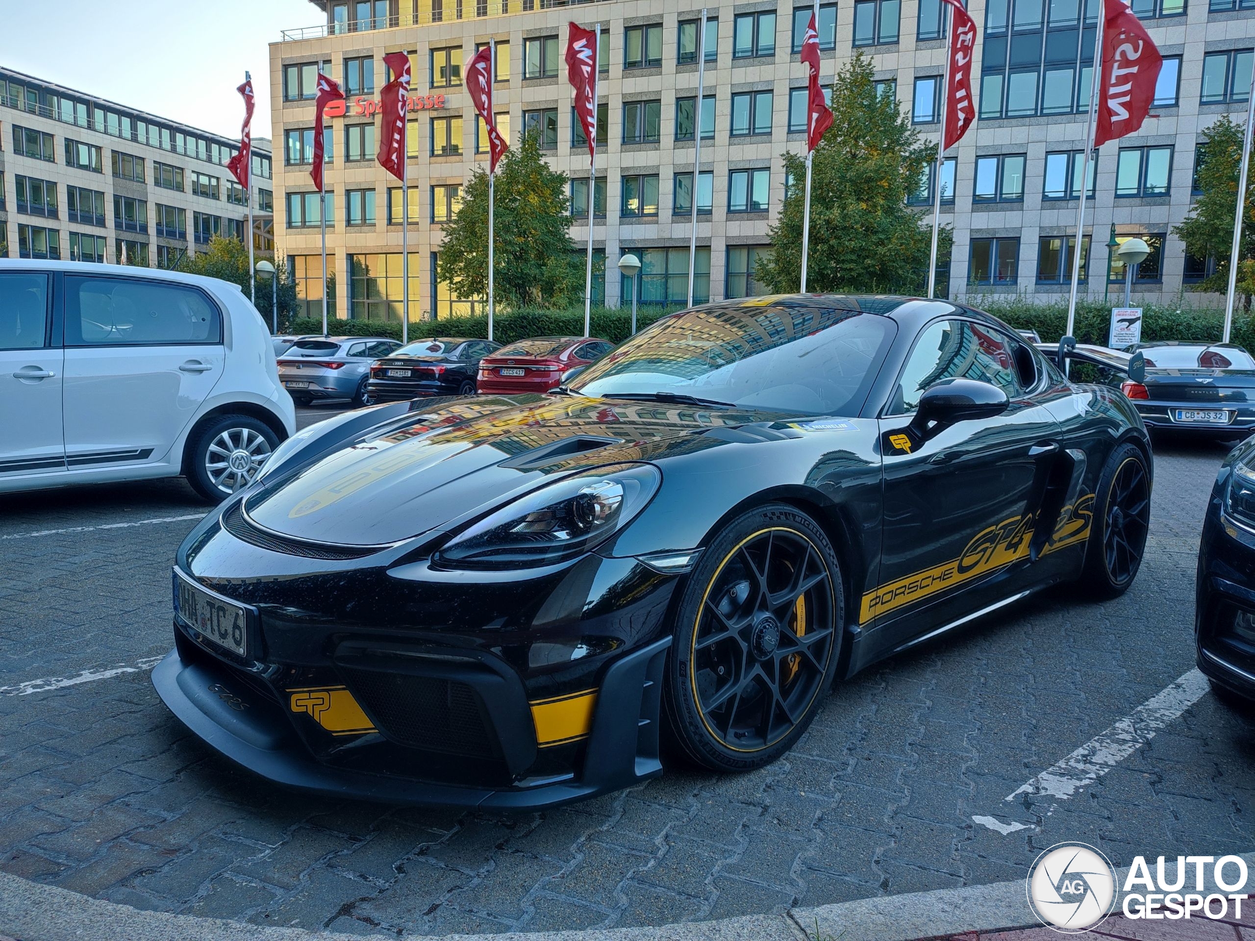 Porsche 718 Cayman GT4 RS Weissach Package