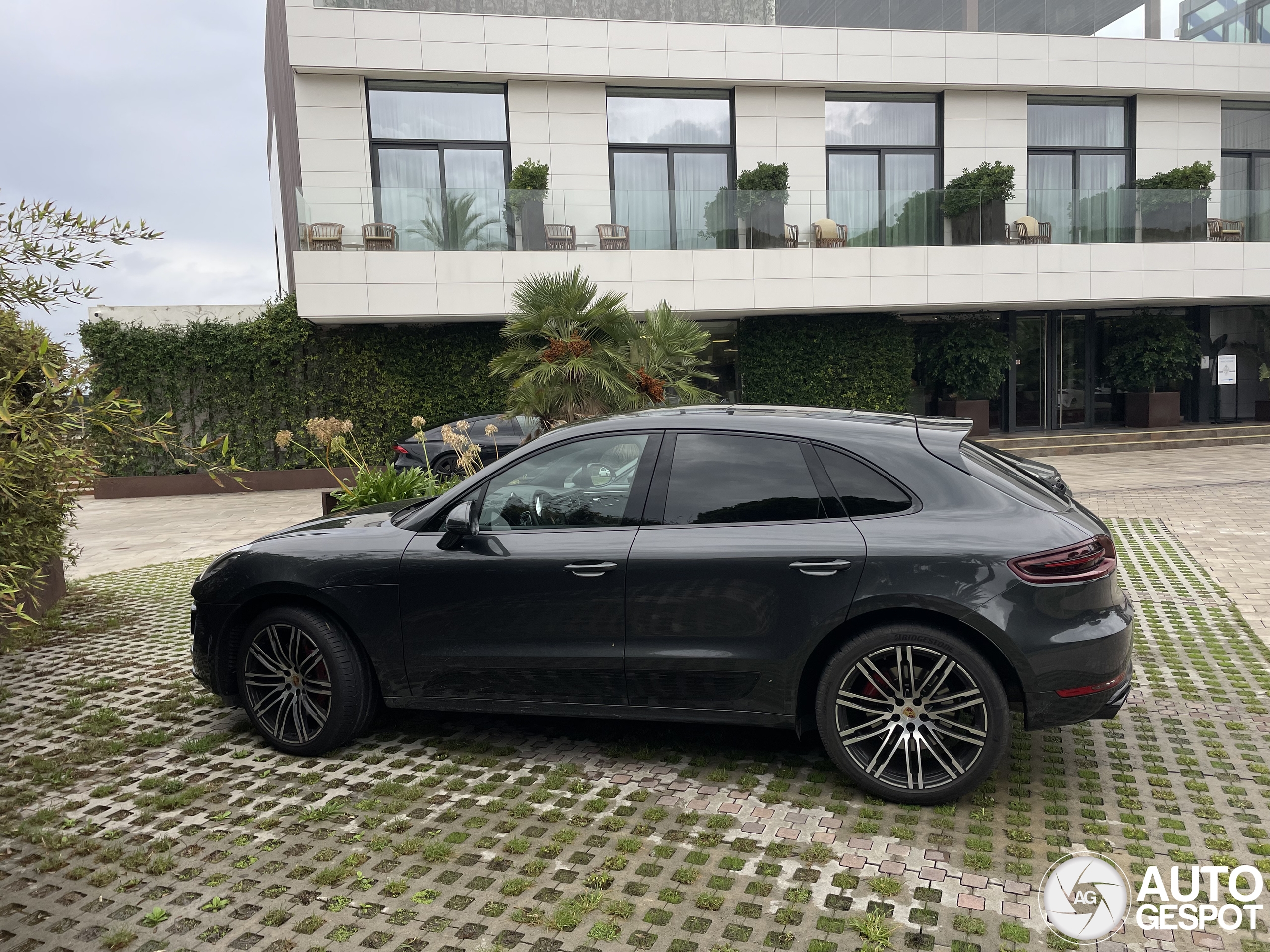 Porsche 95B Macan Turbo