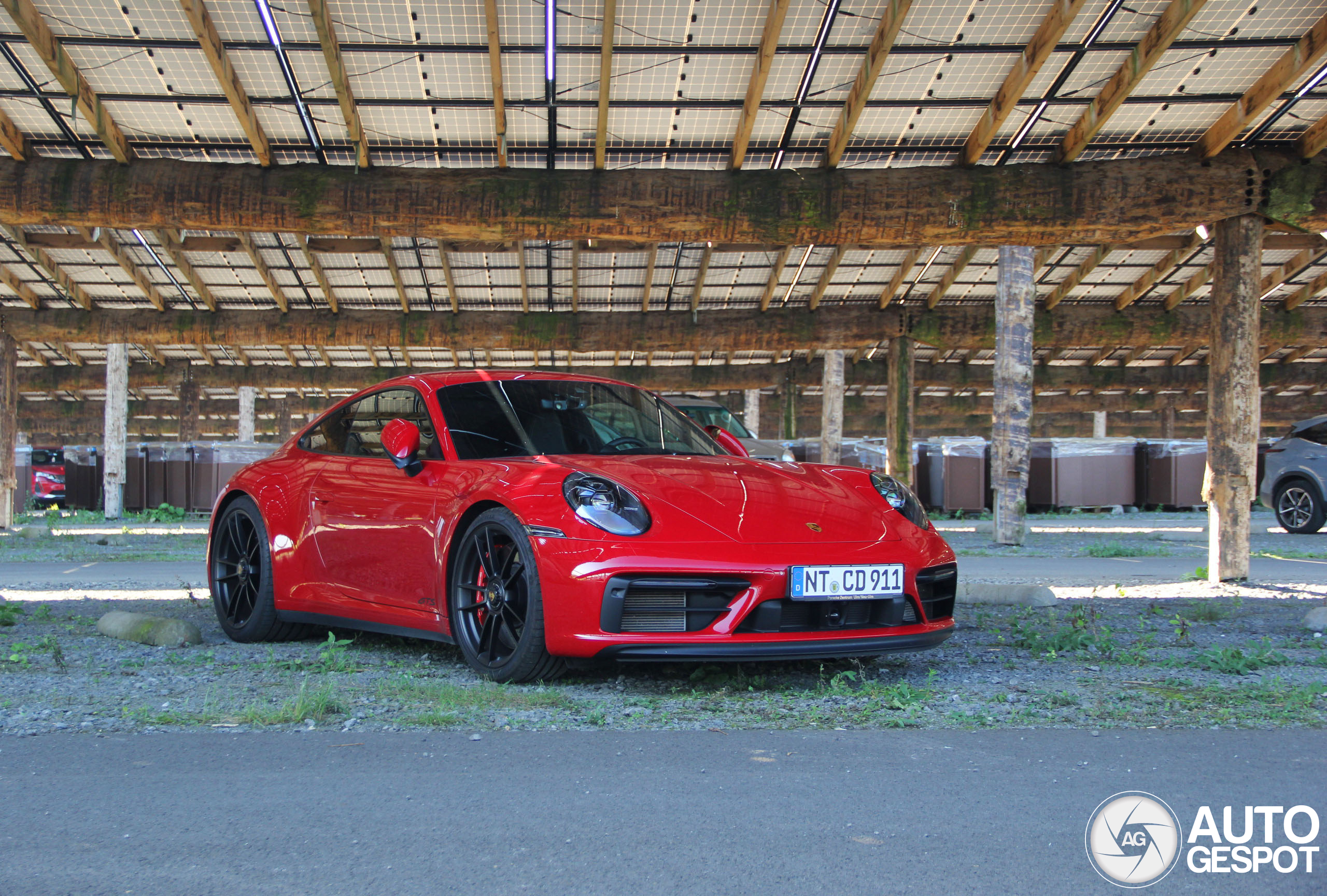 Porsche 992 Carrera 4 GTS