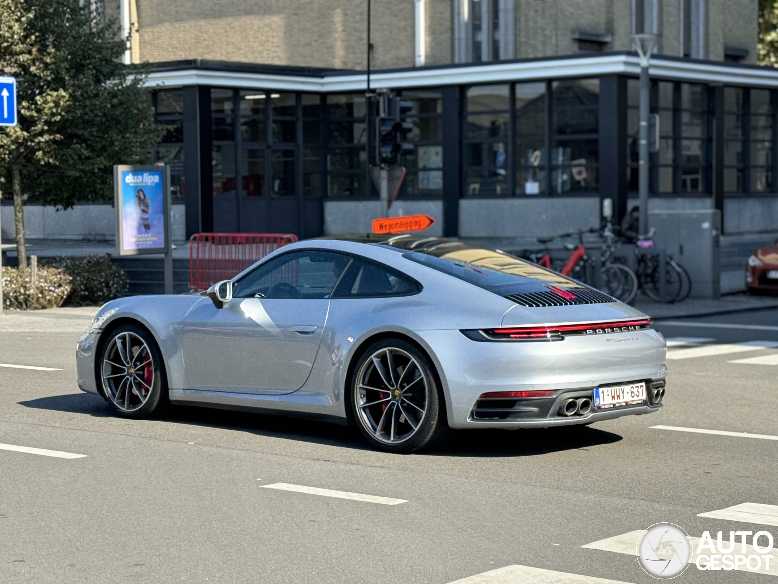 Porsche 992 Carrera 4S