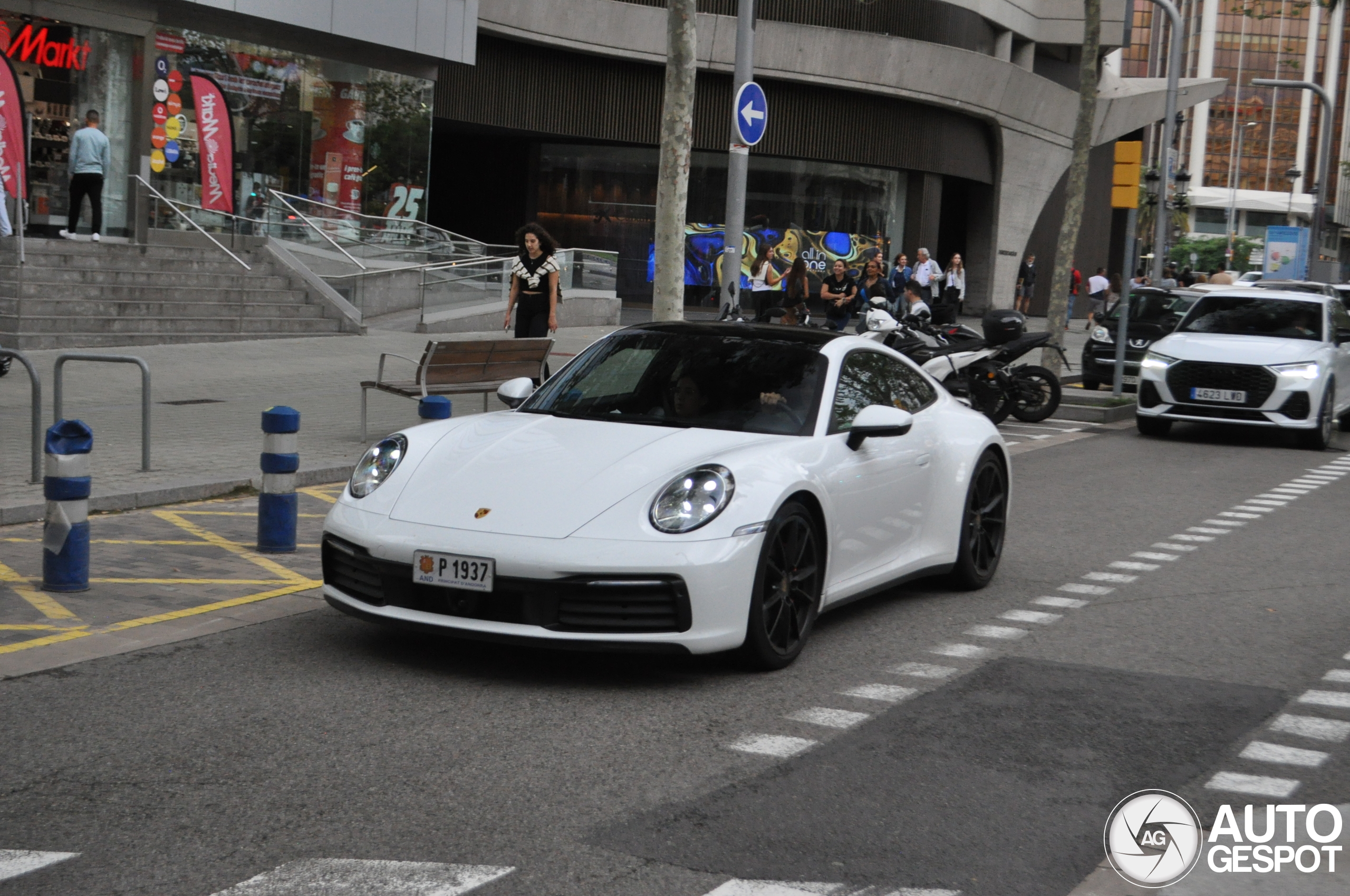 Porsche 992 Carrera 4S