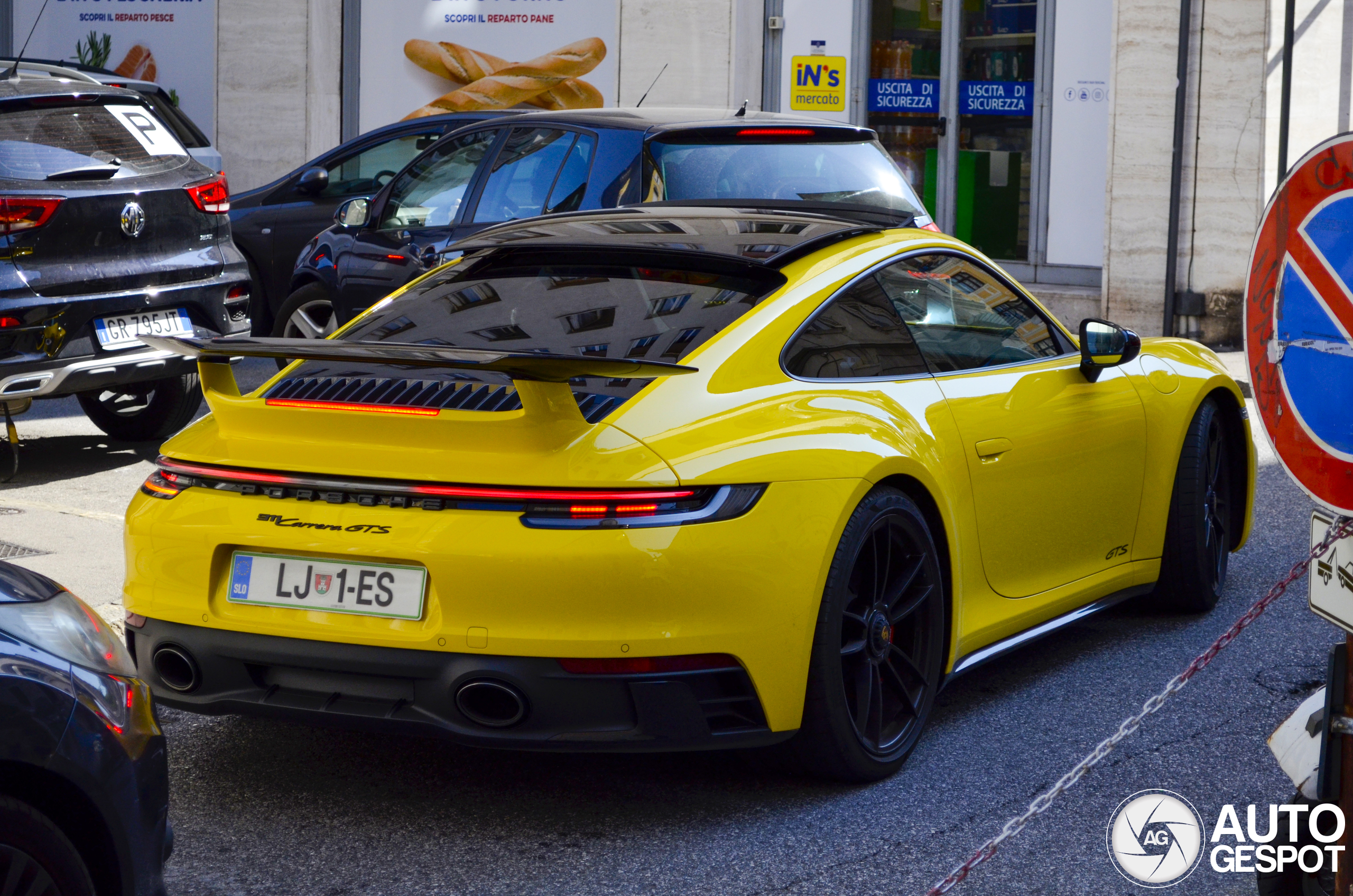 Porsche 992 Carrera GTS