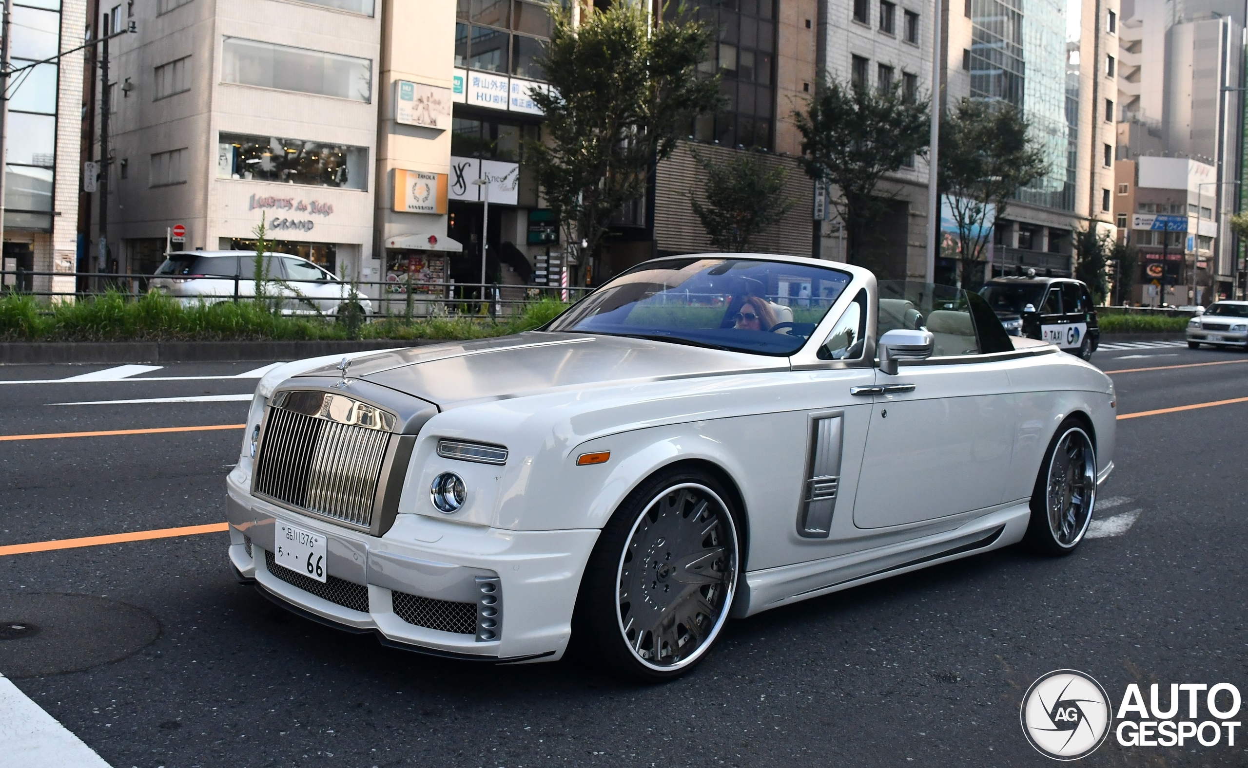 Rolls-Royce WALD Phantom Drophead Coupé Black Bison Edition