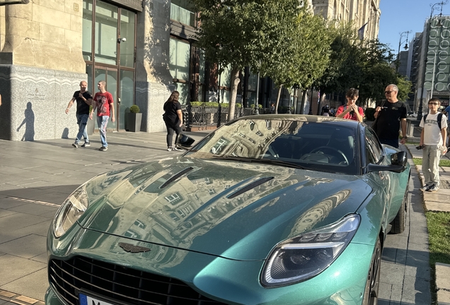 Aston Martin DB12