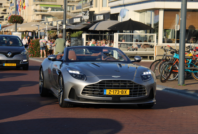 Aston Martin DB12 Volante