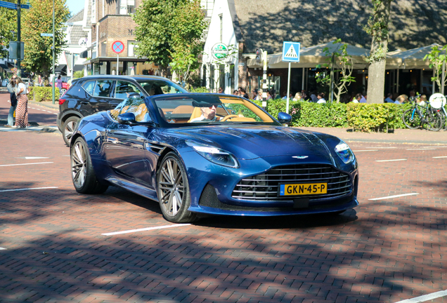 Aston Martin DB12 Volante