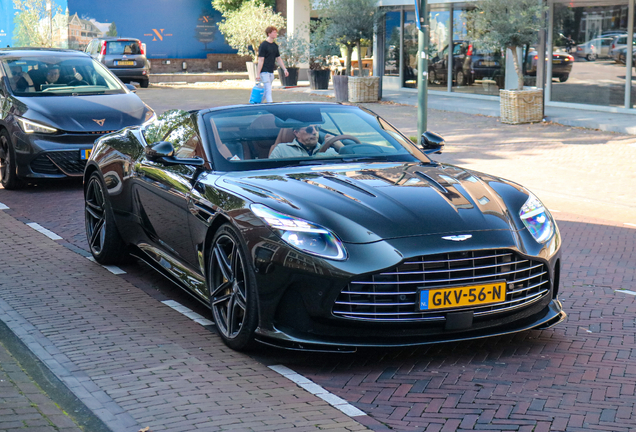 Aston Martin DB12 Volante