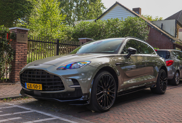 Aston Martin DBX707