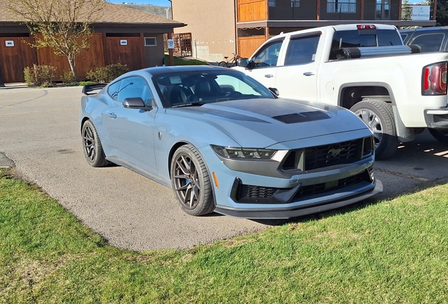 Ford Mustang Dark Horse 2024