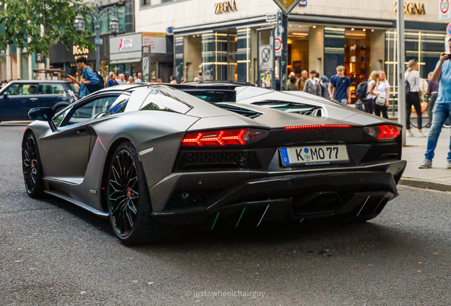 Lamborghini Aventador S LP740-4 Roadster