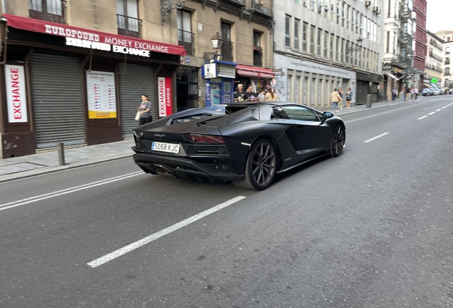 Lamborghini Aventador S LP740-4 Roadster