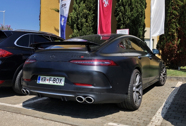 Mercedes-AMG GT 63 S X290