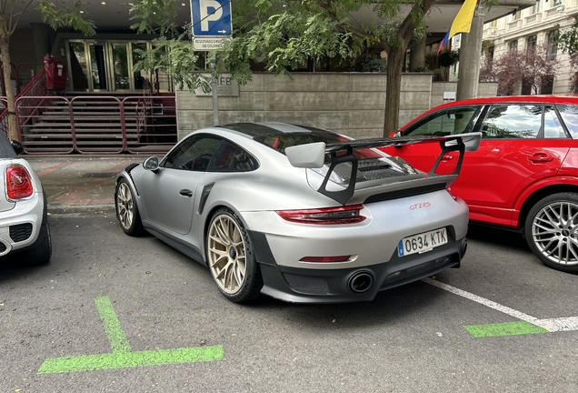 Porsche 991 GT2 RS Weissach Package