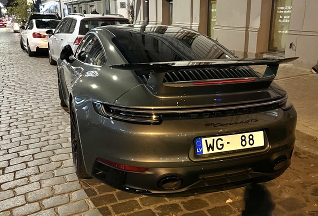 Porsche 992 Carrera 4 GTS