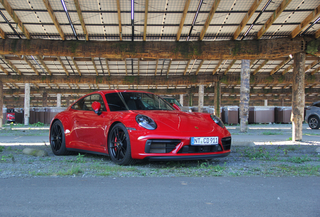 Porsche 992 Carrera 4 GTS