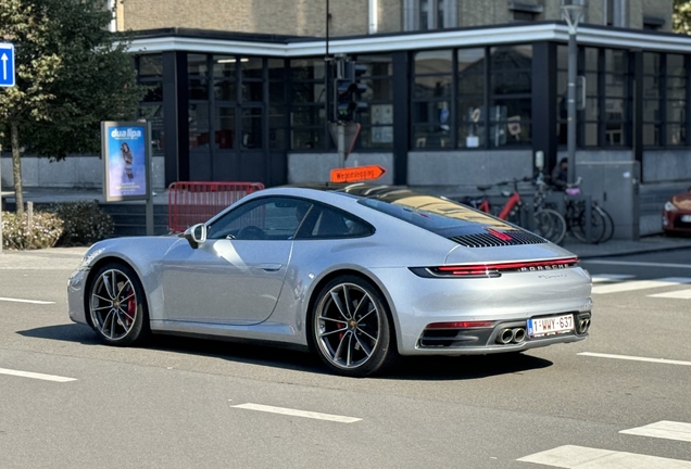 Porsche 992 Carrera 4S