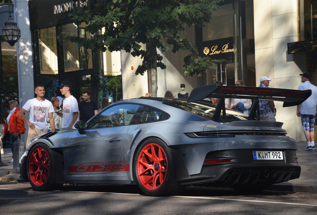 Porsche 992 GT3 RS Weissach Package