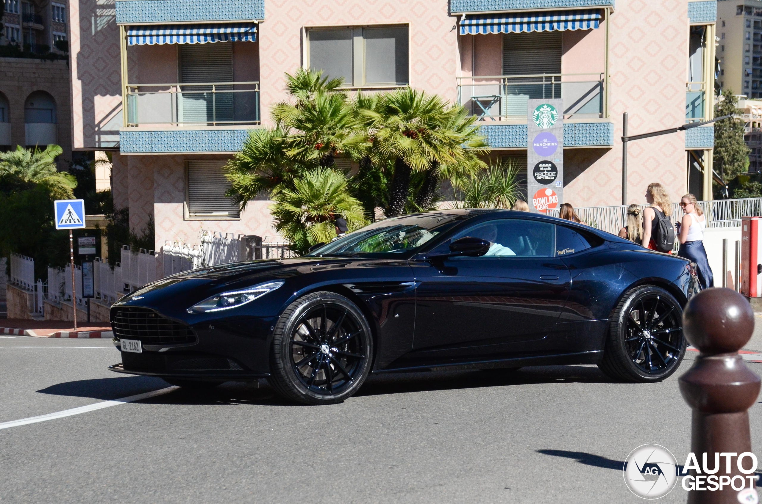 Aston Martin DB11