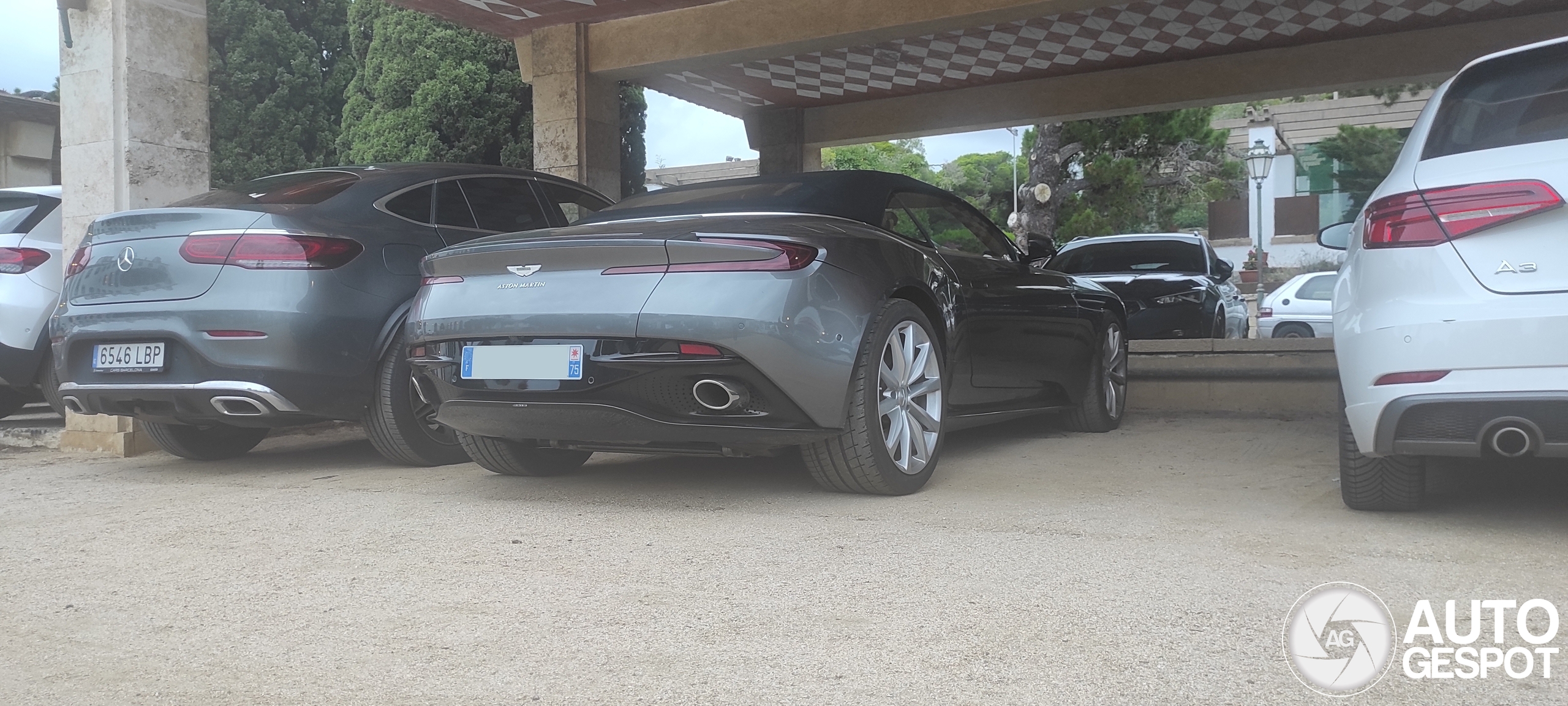 Aston Martin DB11 V8 Volante