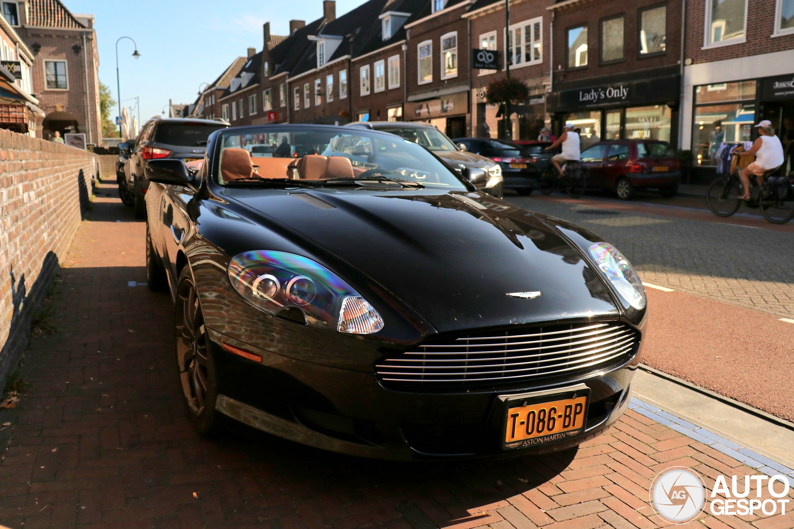 Aston Martin DB9 Volante