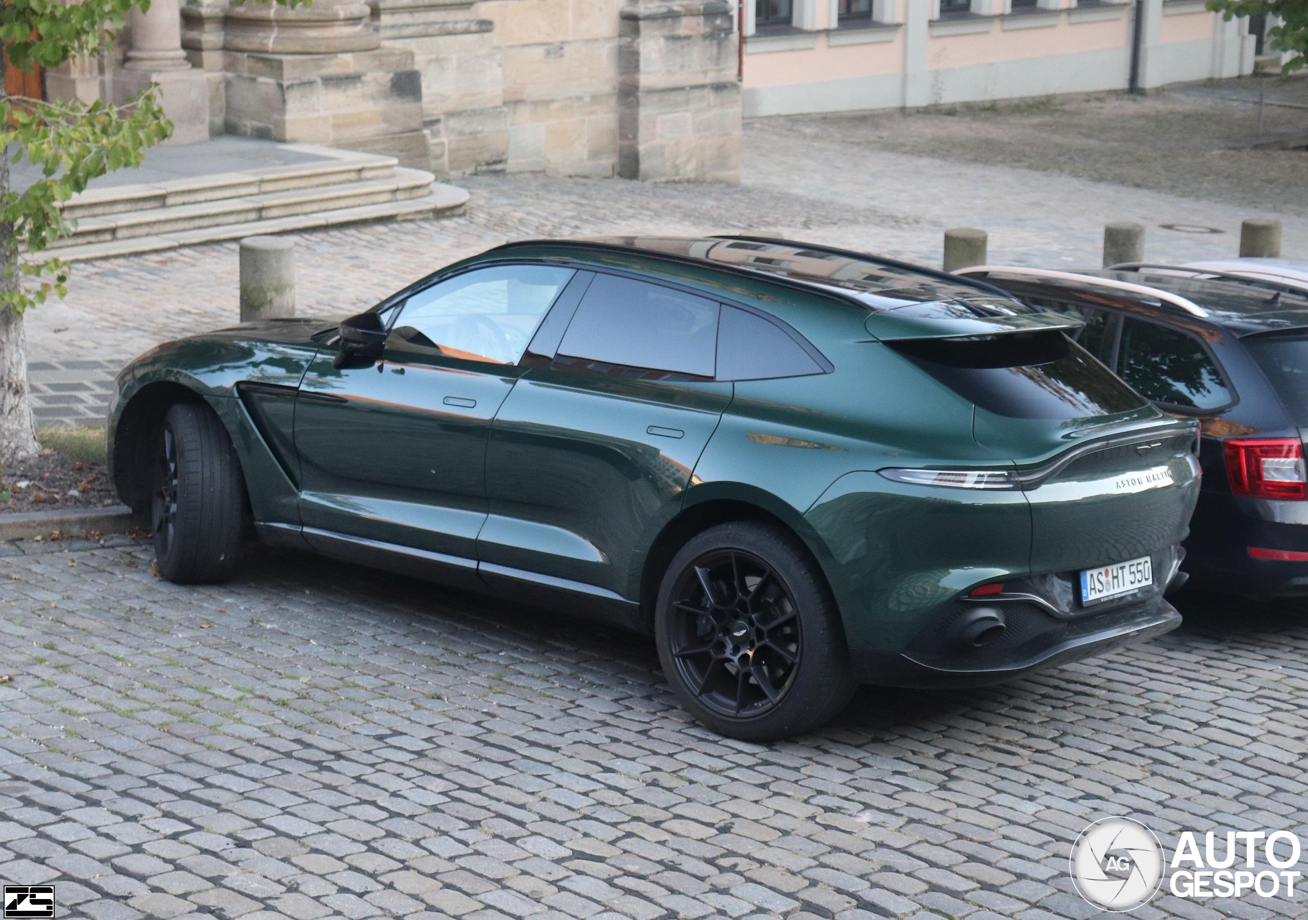 Aston Martin DBX