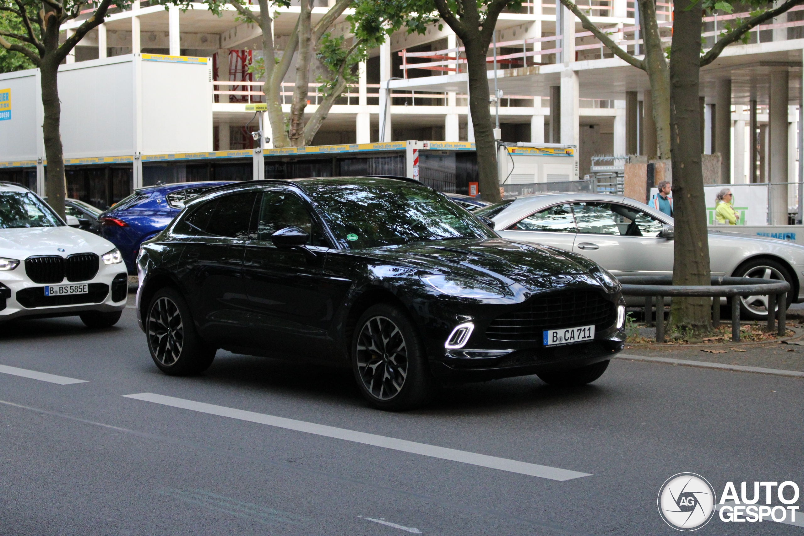 Aston Martin DBX