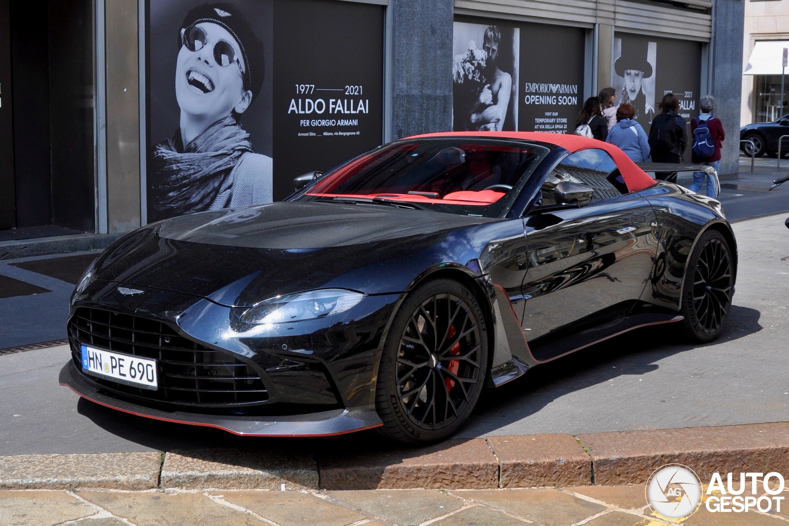 Aston Martin V12 Vantage Roadster 2023