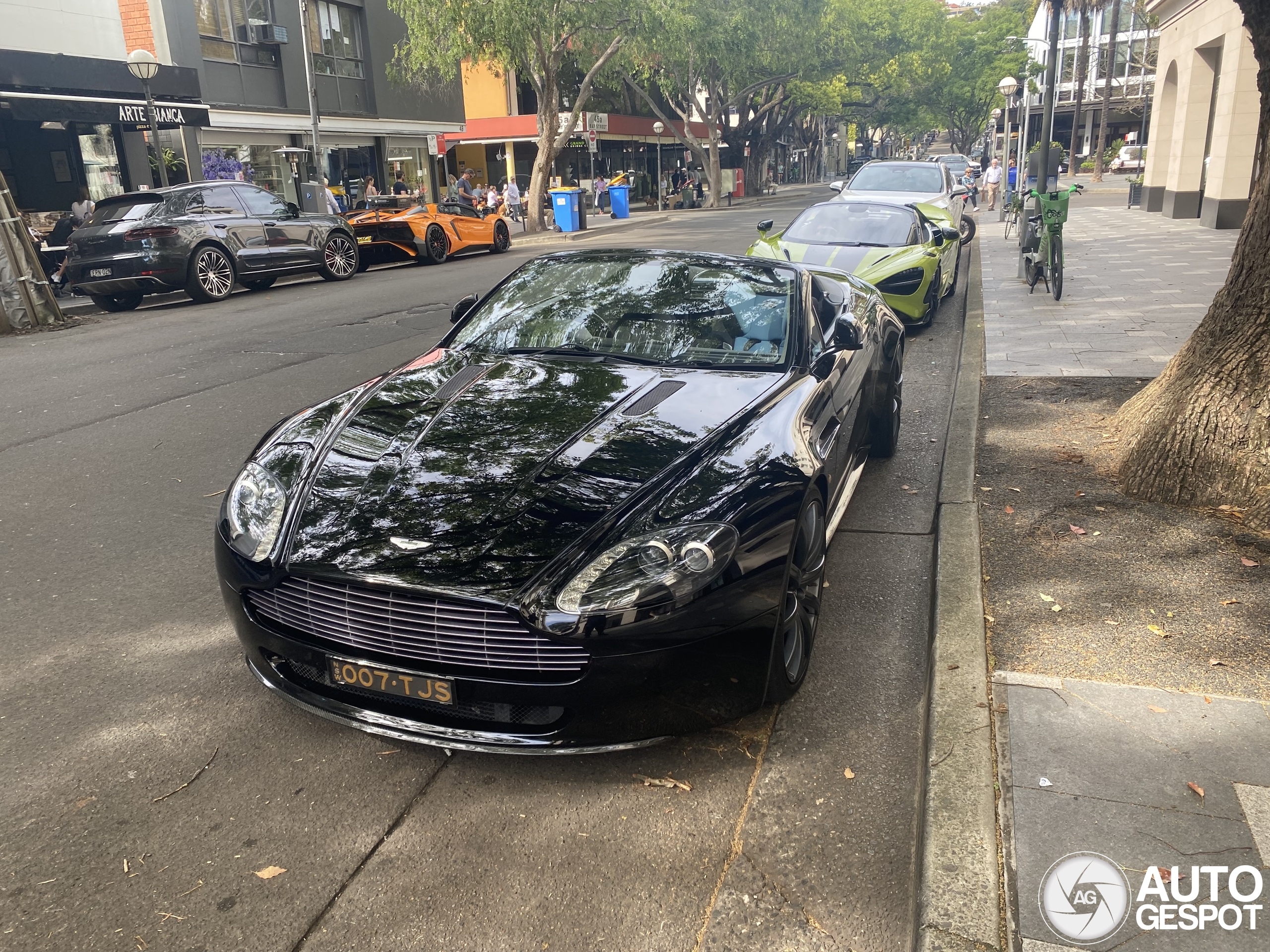 Aston Martin V8 Vantage Roadster 2012