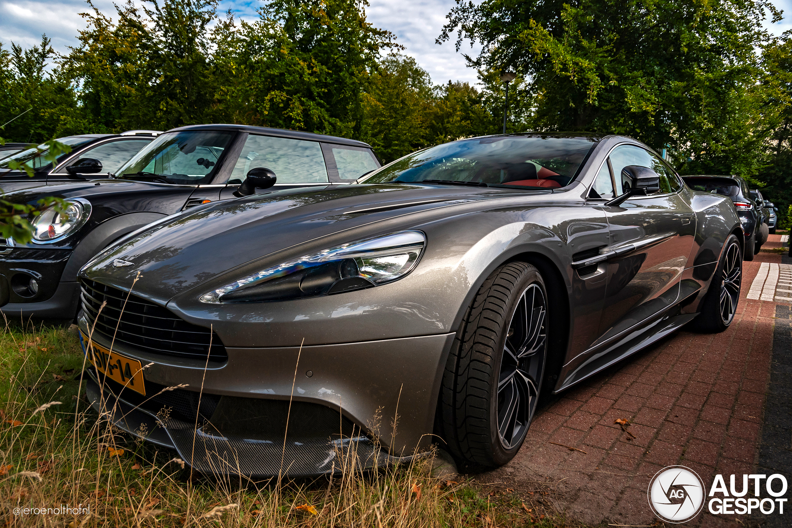 Aston Martin Vanquish 2013