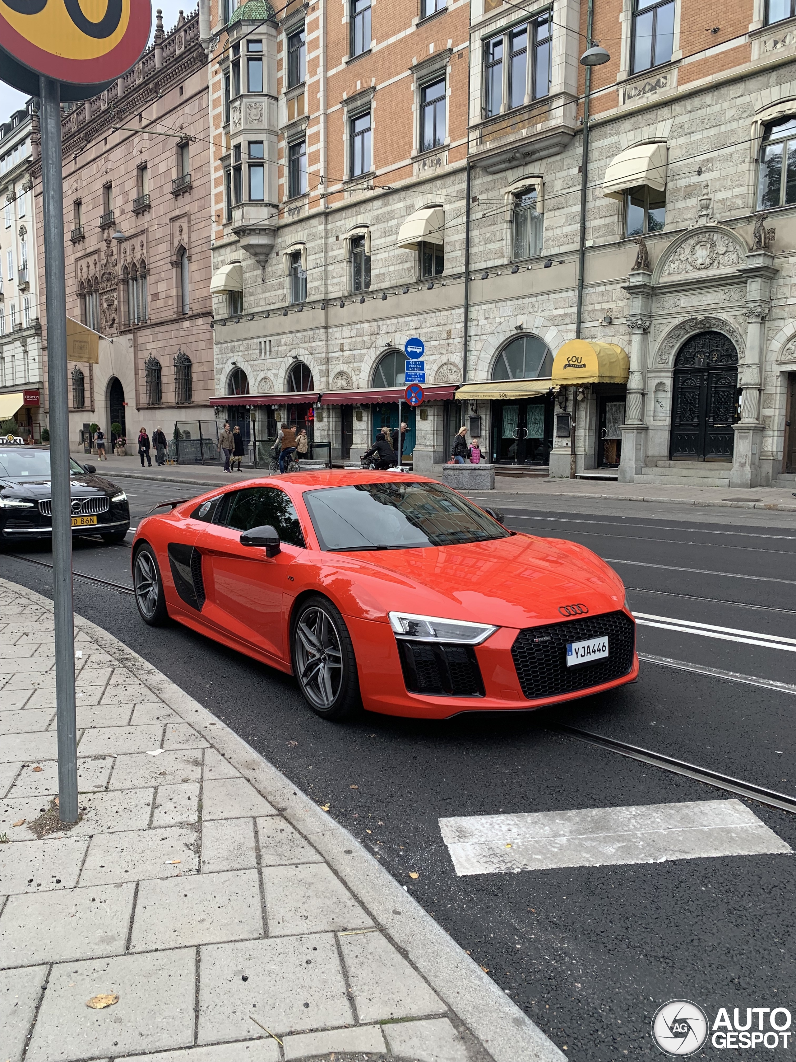 Audi R8 V10