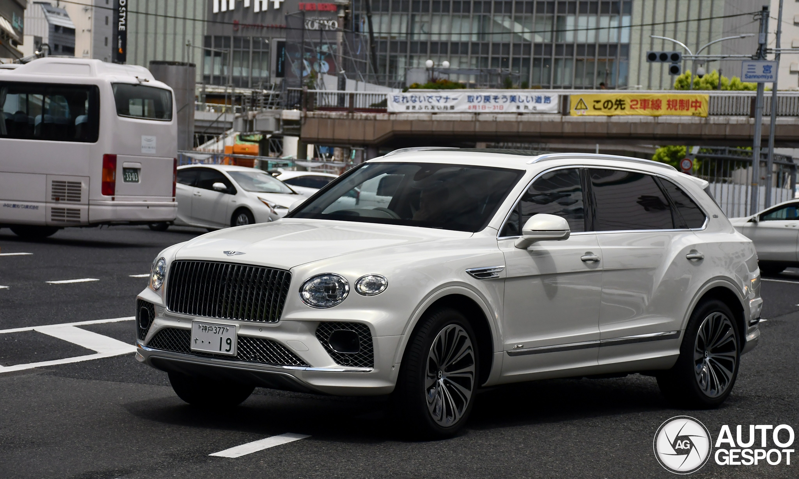 Bentley Bentayga Azure EWB First Edition