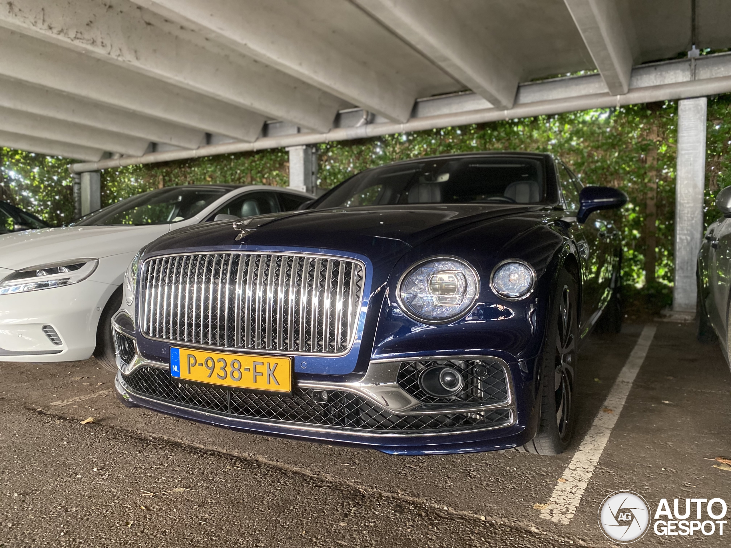 Bentley Flying Spur V8 2021