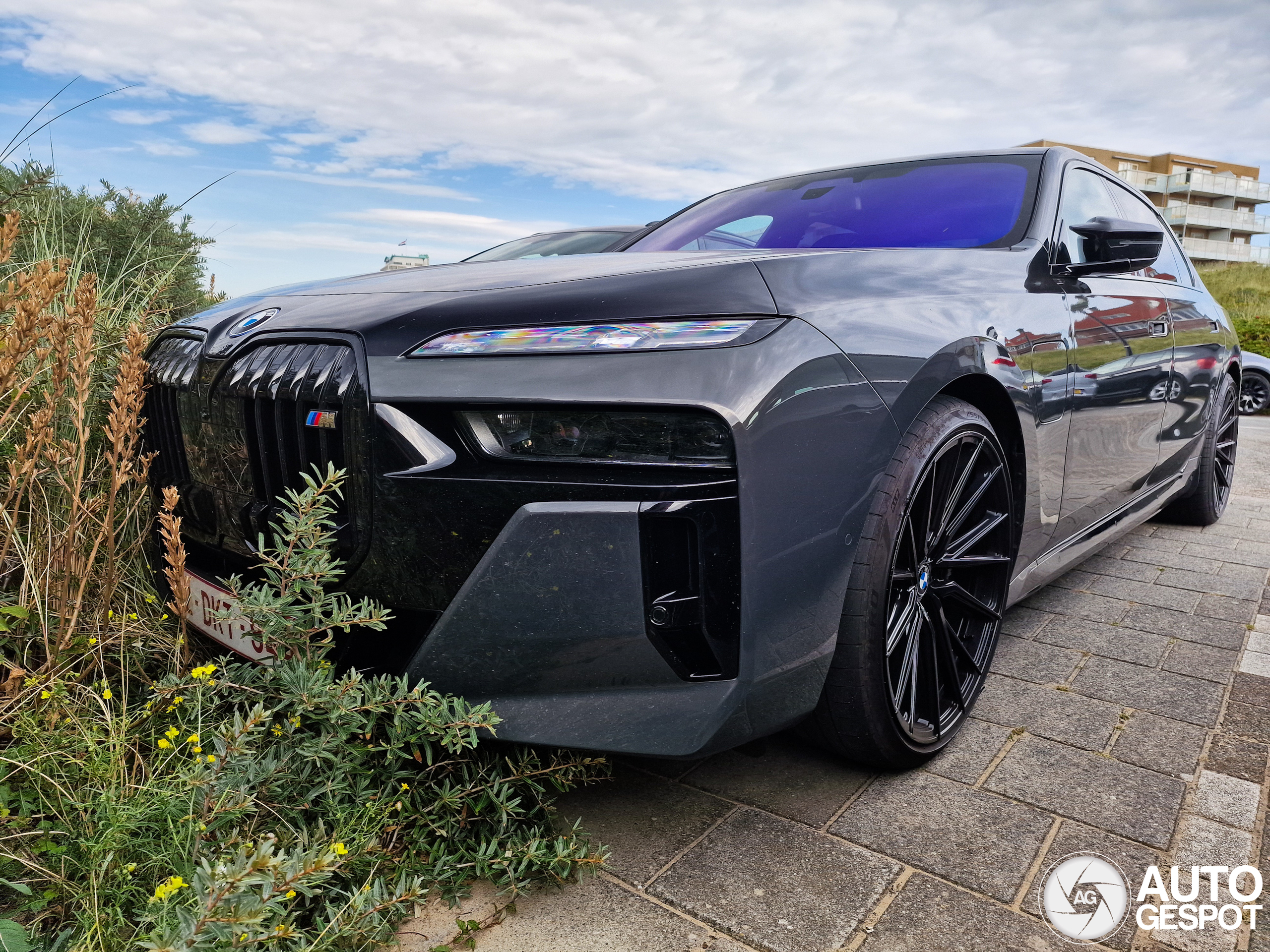 BMW M760e xDrive