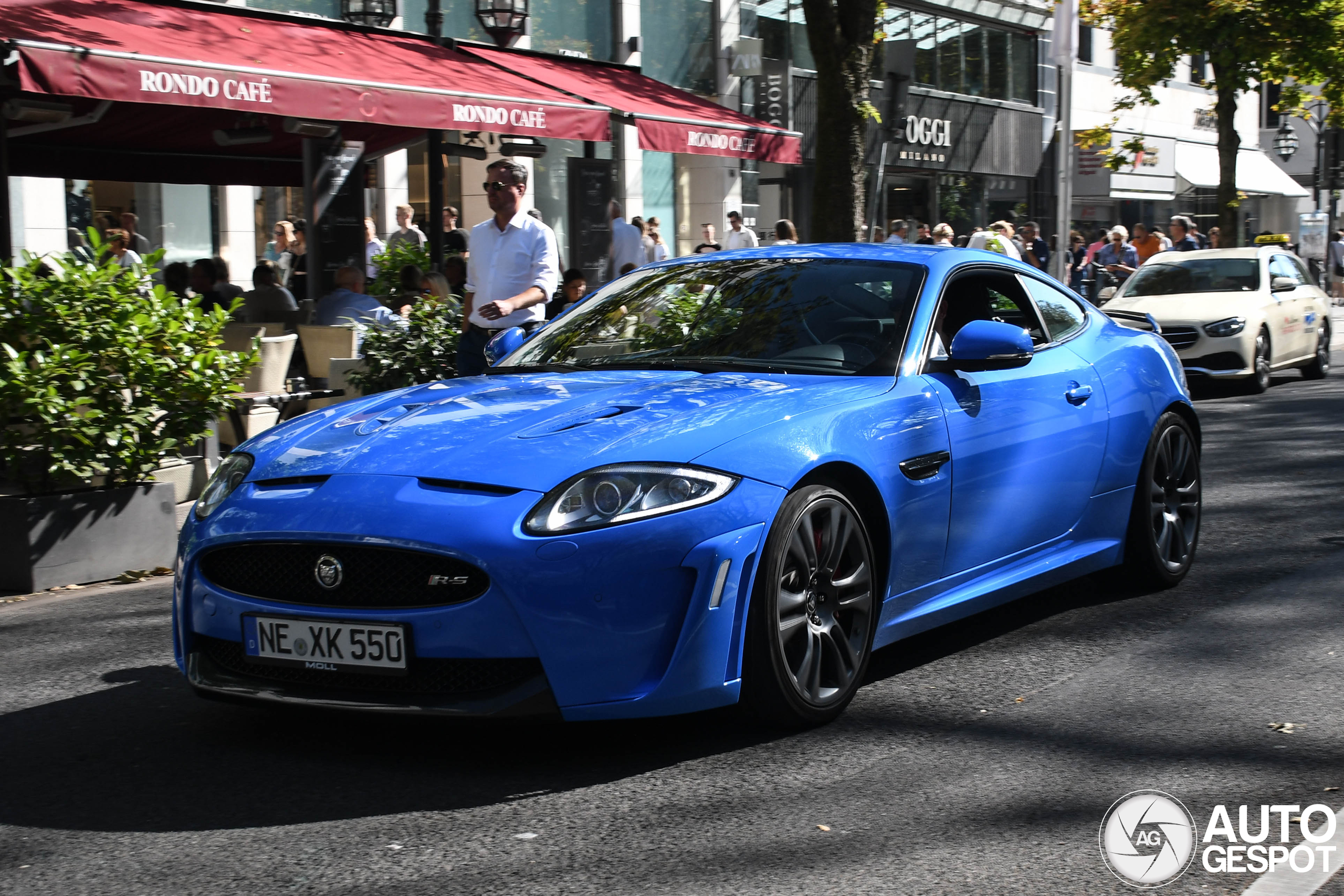 Jaguar XKR-S 2012