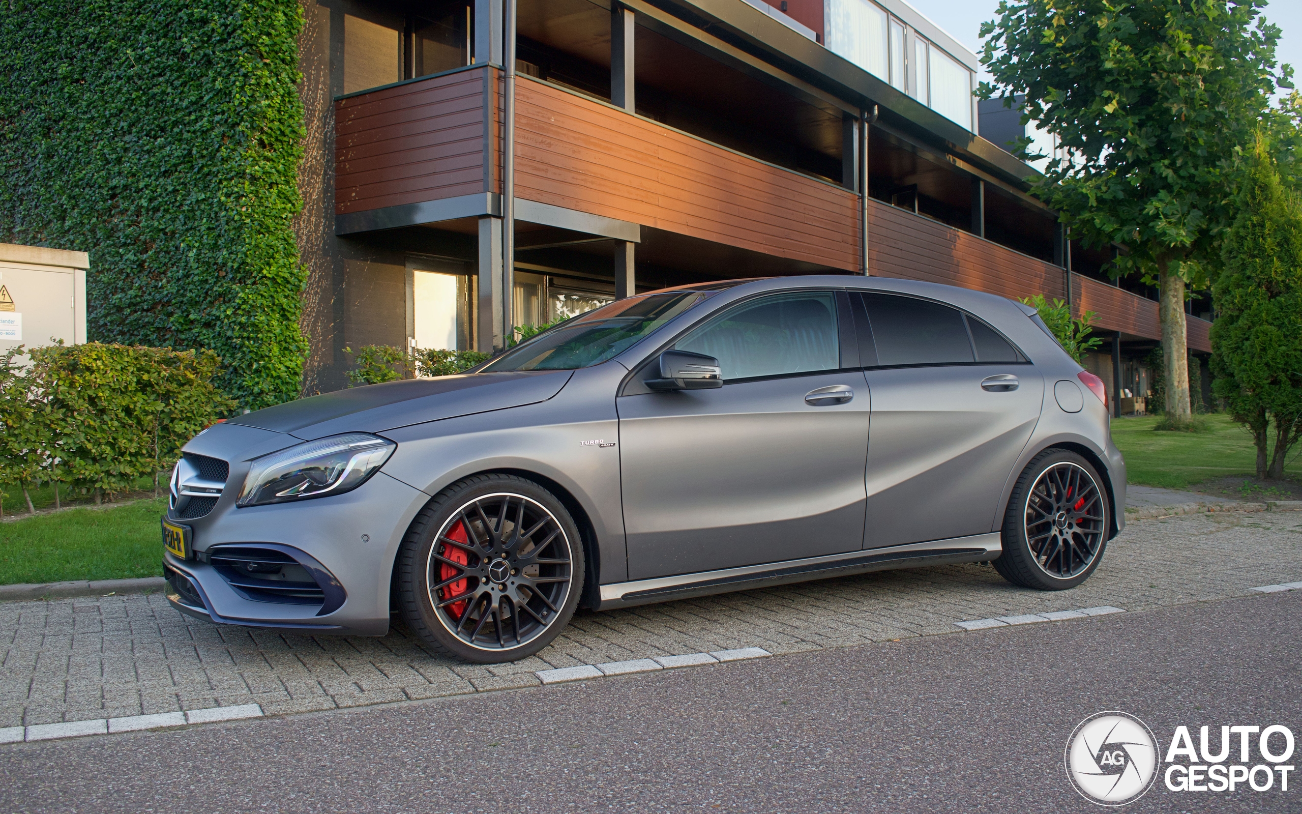 Mercedes-AMG A 45 W176 2015