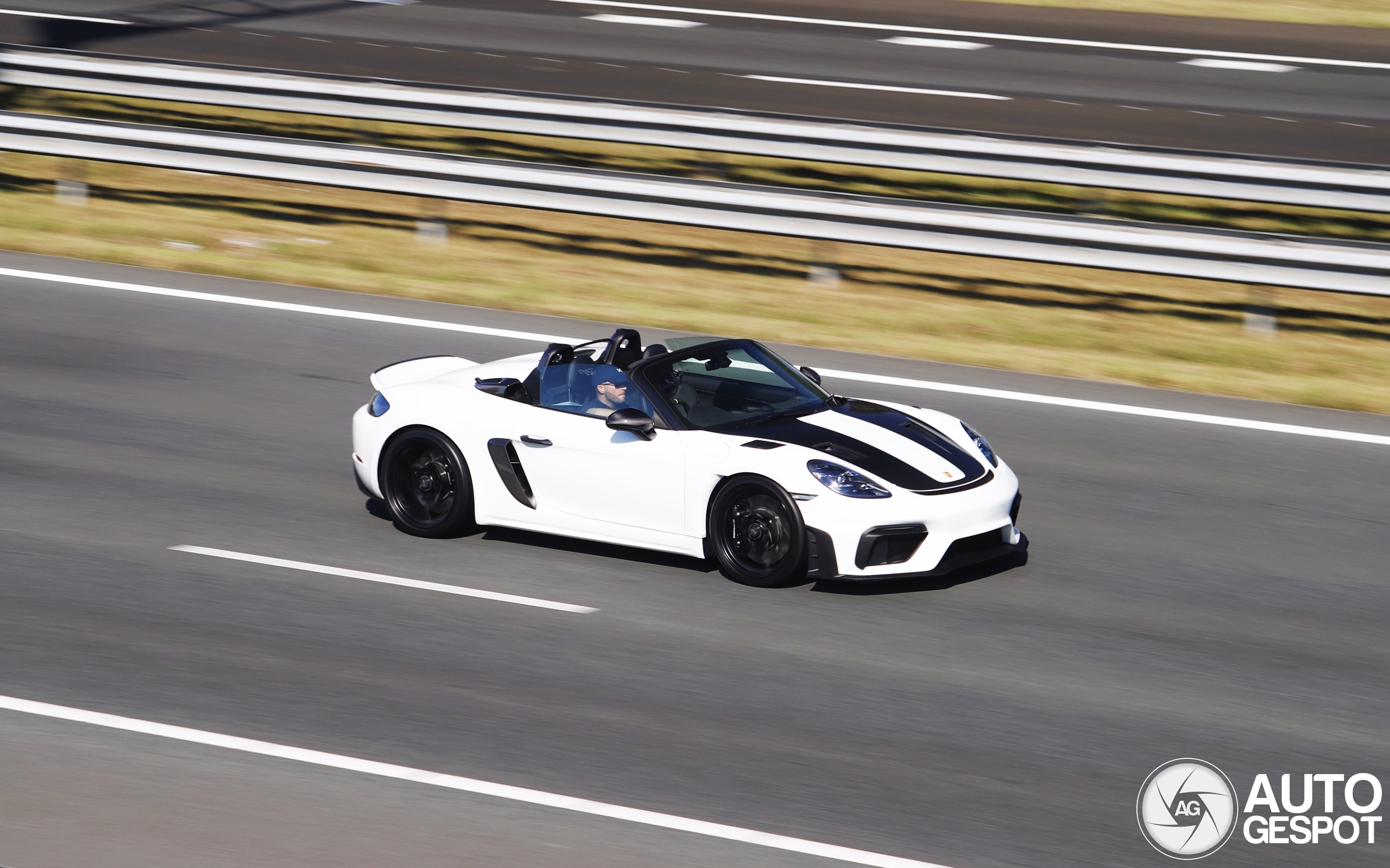 Porsche 718 Spyder RS Weissach Package