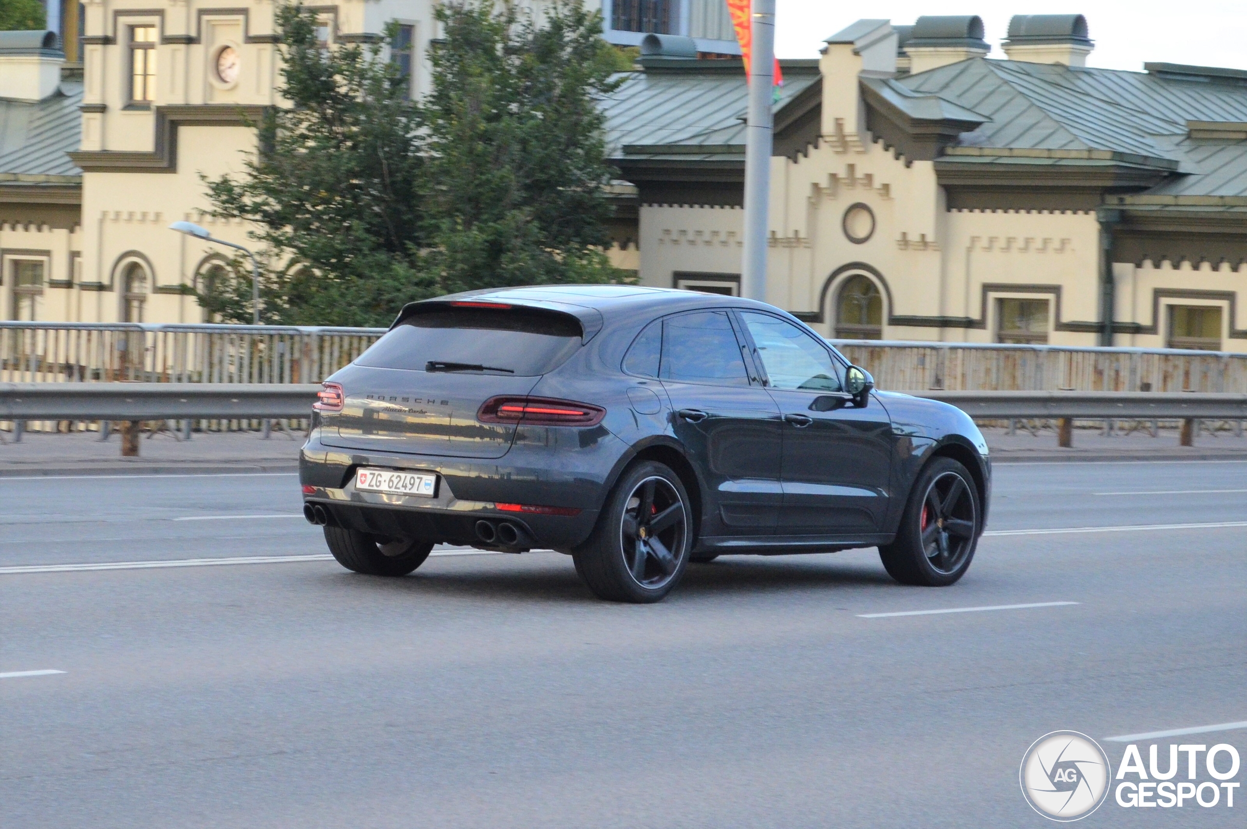 Porsche 95B Macan Turbo